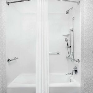 King Room Accessible Tub Mobility Hearing Access or Non-Smoking